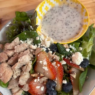 Chicken Berry Salad ￼