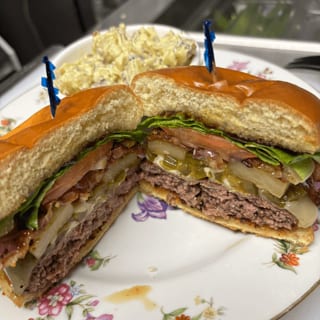 Hot Hawaiian Burger ￼